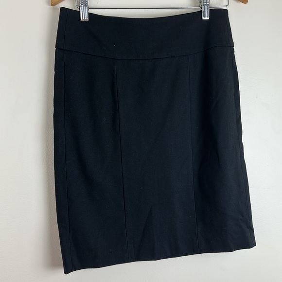 Cabi Woman's Size 6 Skirt Mini Zipper Back Closure Stretch Pencil - Picture 1 of 4